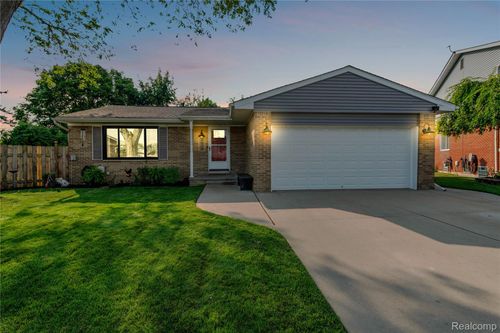 4826 Evans Ct, Trenton, MI, 48183-4506 | Card Image