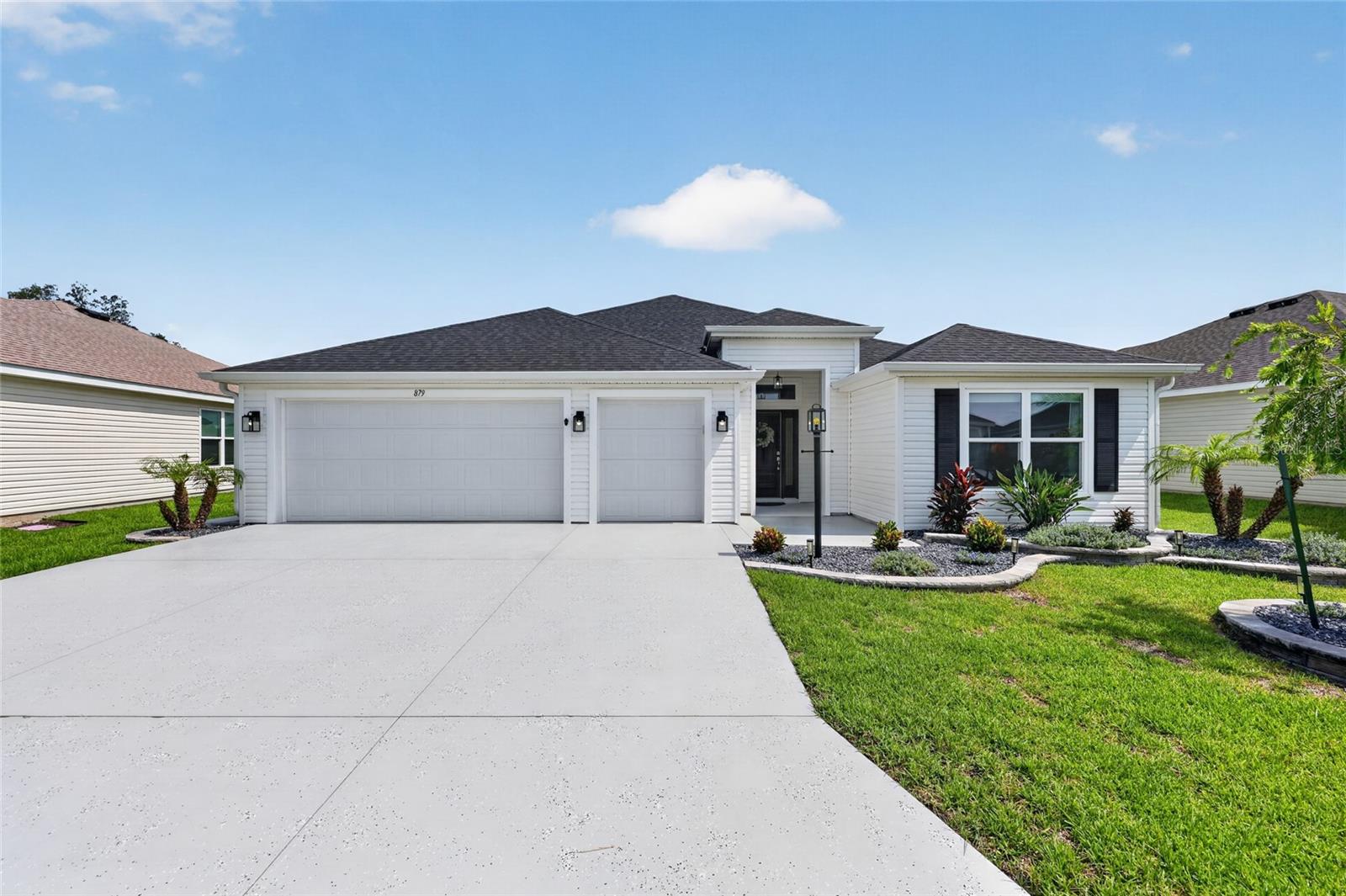 Residential in THE VILLAGES 3