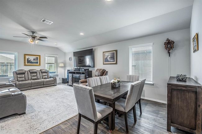 4030 Country Club Dr, House other with 4 bedrooms, 2 bathrooms and 2 parking in Baytown TX | Image 10