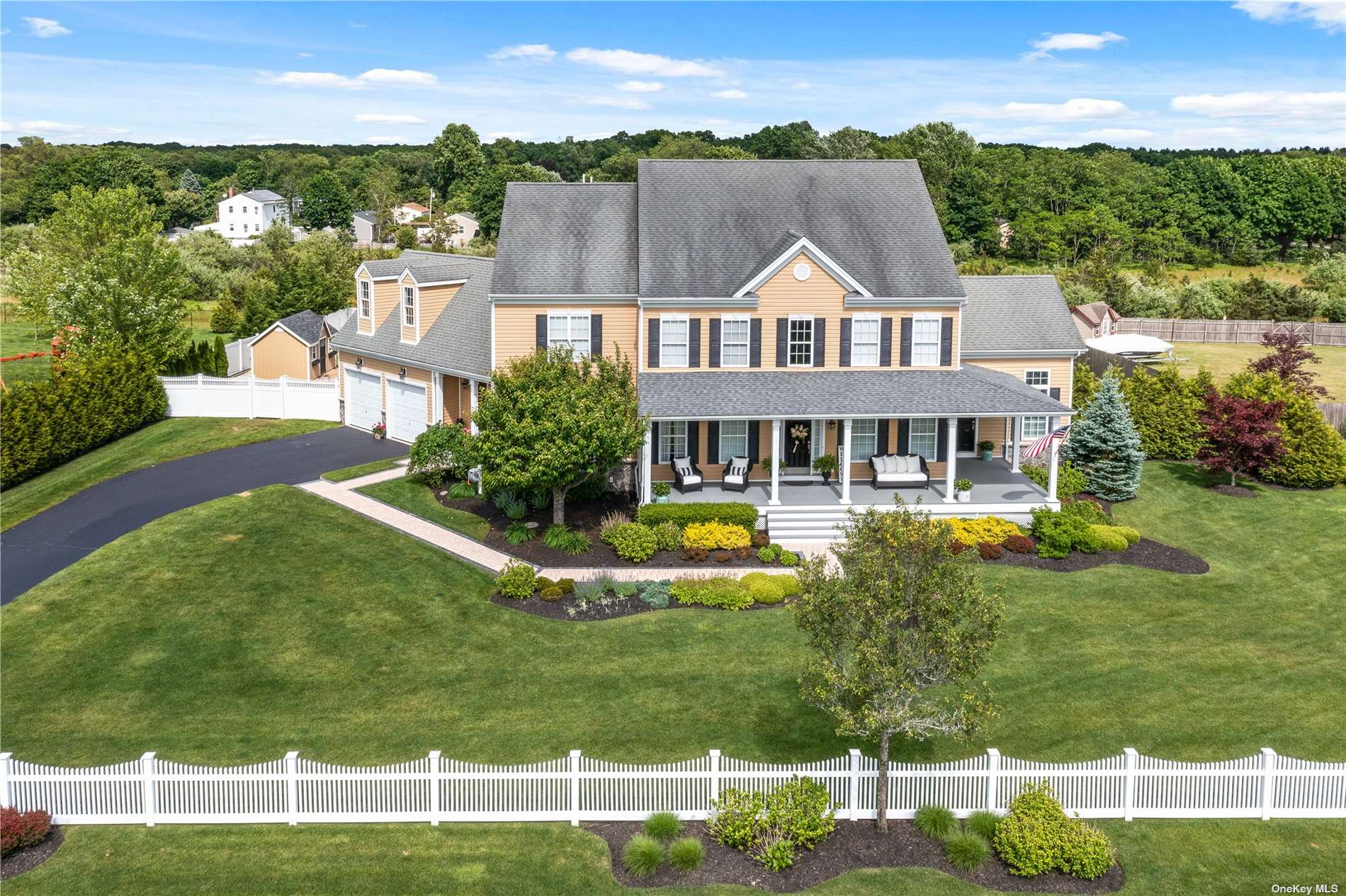 Canterbury Dr, Wading River, NY 11792
