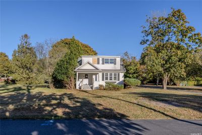 29 N Paquatuck Avenue, House other with 3 bedrooms, 2 bathrooms and null parking in East Moriches NY | Image 2