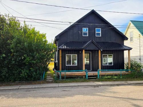 7022 17 Ave, Coleman, AB, T0K0M0 | Card Image