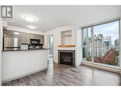 1605 - 1068 Hornby St, Condo with 1 bedrooms, 1 bathrooms and 1 parking in Vancouver BC | Image 3