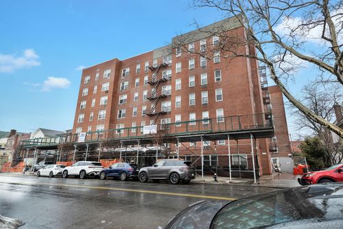 6m-735 Avenue W, Brooklyn, NY, 11223-5556 | Card Image