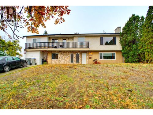 748 Gleneagles Dr, Kamloops, BC, V2E1J8 | Card Image