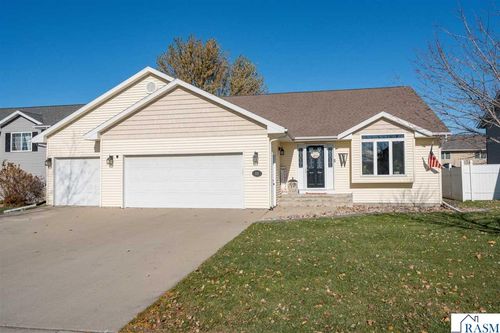 124 Lynx Ln, Mankato, MN, 56001-8653 | Card Image