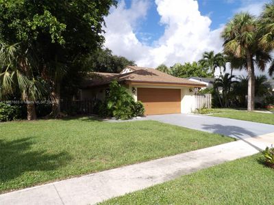 56 Baytree Cir, House other with 2 bedrooms, 2 bathrooms and null parking in Boynton Beach FL | Image 2