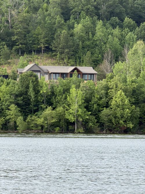 396 Moores Ln, Stewart, TN, 37175-2212 | Card Image
