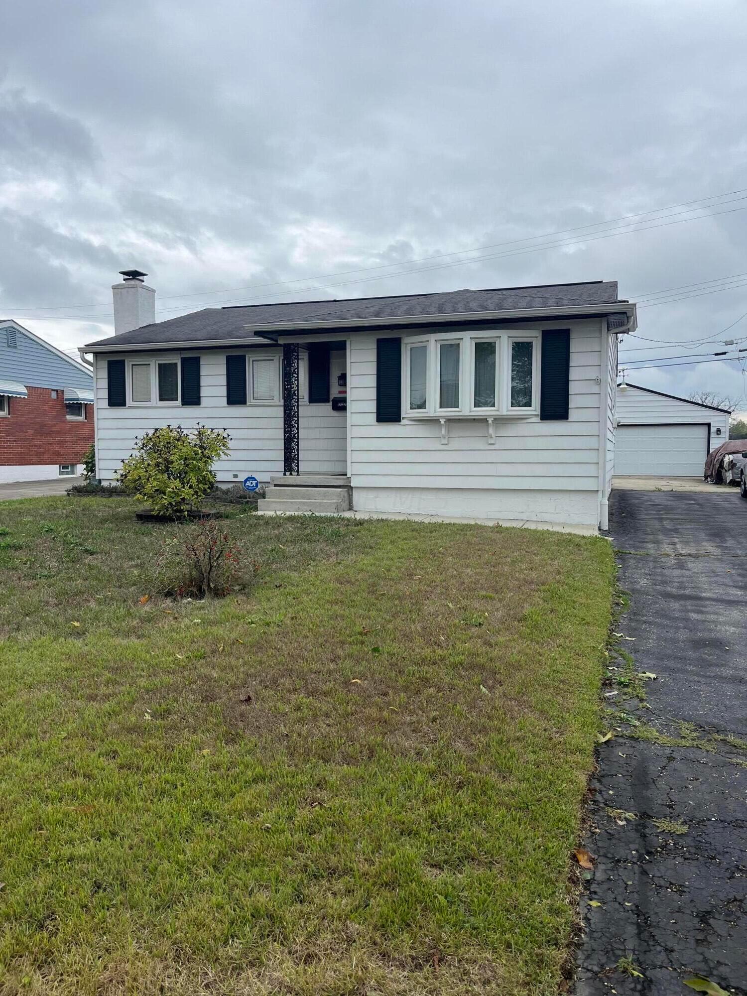 Halsey Pl, Columbus, OH 43228