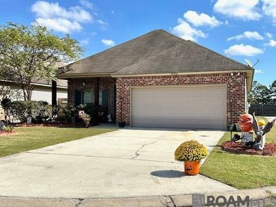 28214 Lake Borgne Ave, House other with 3 bedrooms, 2 bathrooms and null parking in Livingston LA | Image 2