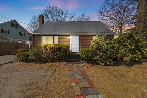 7 Cedar Cir, Randolph, MA, 02368-5228 | Card Image