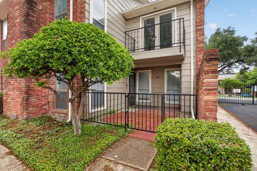 150-7510 Holly Hill Dr, Dallas, TX, 75231-4521 | Card Image