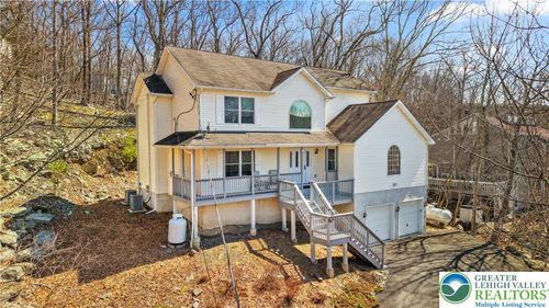 226 Regent St, Bushkill, PA, 18324-8521 | Card Image