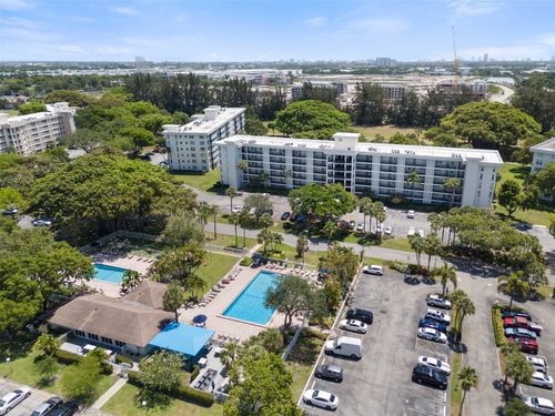 apt-409-2650 S Course Dr, Pompano Beach, FL, 33069-6331 | Card Image