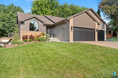 5213 E Fernwood Dr, Sioux Falls, SD, 57110-5599 | Card Image