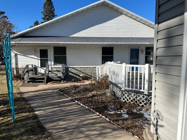 Front entry, left to bedroom, right to living room | Image 48