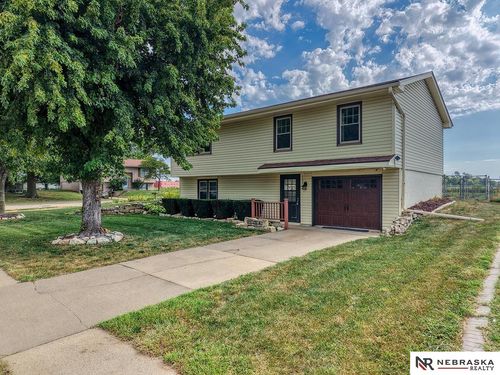 122 N 28th Street, Beatrice, NE, 68310 | Card Image