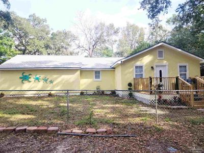 1621 Gulf Beach Hwy, House other with 3 bedrooms, 2 bathrooms and null parking in Pensacola FL | Image 1