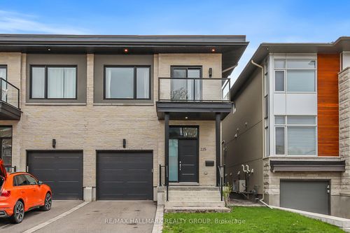 225 Royal Ave, Ottawa, ON, K2A1T8 | Card Image