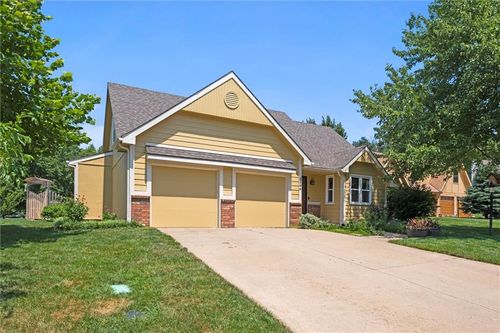1204 Chadwick Ct, Lawrence, KS, 66049-3549 | Card Image