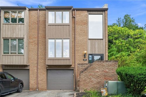 316 Elm Ct, Pittsburgh, PA, 15237-2616 | Card Image