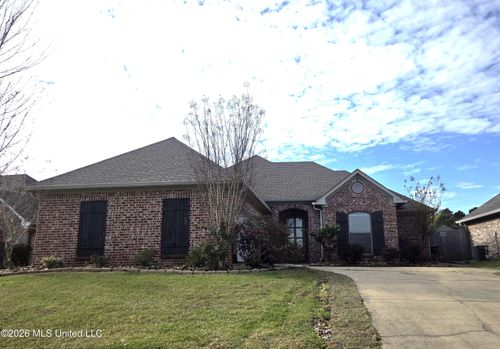 385 Austin Cir, Brandon, MS, 39047-4527 | Card Image