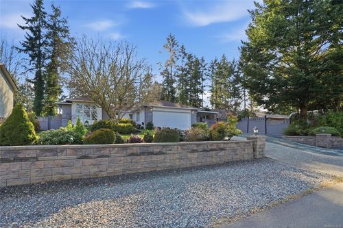 1148 Clubhouse Dr, Qualicum Beach, BC, V9K1C4 | Card Image