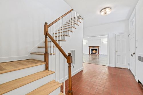 unit-b-203 Store Hill Rd, Old Westbury, NY, 11568-1721 | Card Image