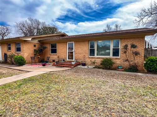 1001 Se 3rd St, Knox City, TX, 79529-2023 | Card Image