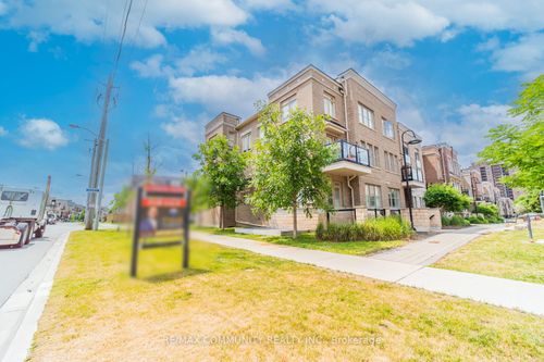 79-100 Parrotta Dr, Toronto, ON, M9M0G1 | Card Image