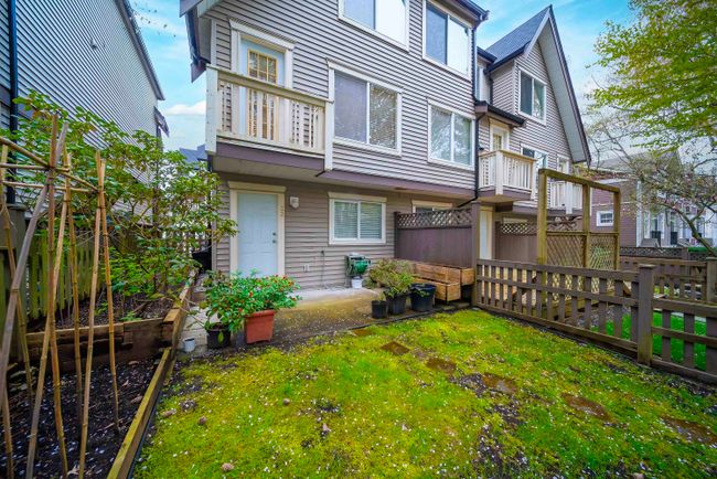 32 - 15355 26 Avenue, Townhouse with 3 bedrooms, 2 bathrooms and 2 parking in Surrey BC | Image 32