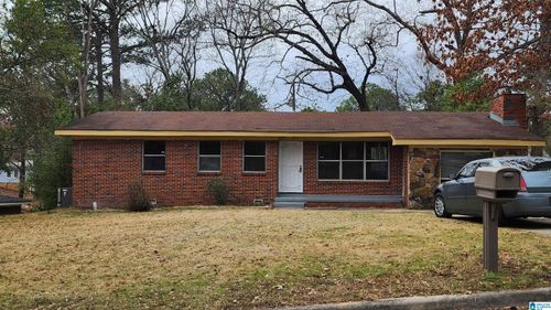 712 Oakland Dr, Fairfield, AL, 35064-1533 | Card Image
