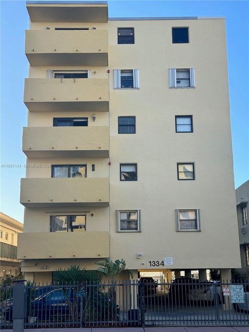 apt-204-1334 Collins Ave, Miami Beach, FL, 33139-4221 | Card Image