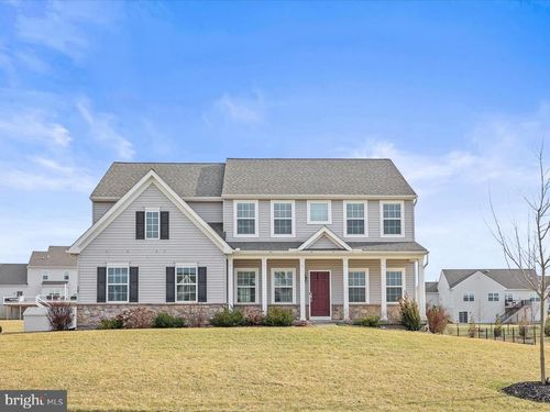 407 Peggy Ln, New Freedom, PA, 17349-9802 | Card Image