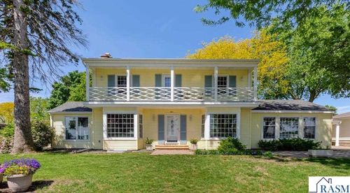 901 Clear Lake Dr, Waseca, MN, 56093-3647 | Card Image