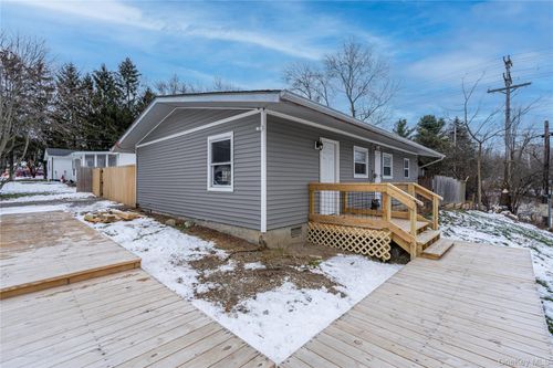 1 Briarwood Cres, Newburgh, NY, 12550-2314 | Card Image