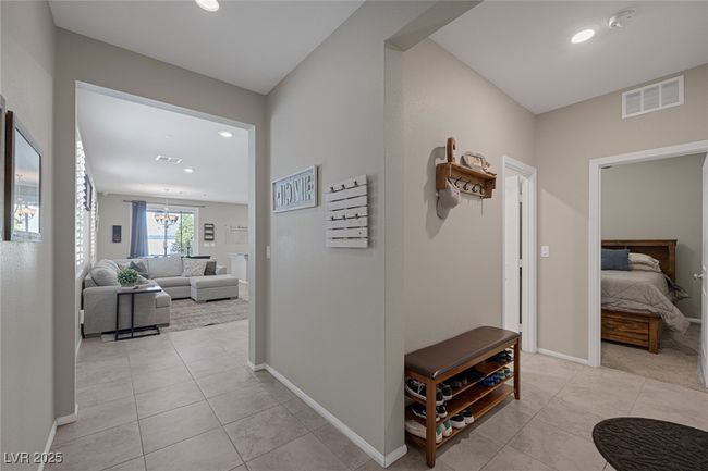 2827 Turnstone Ridge St, House other with 4 bedrooms, 3 bathrooms and null parking in Henderson NV | Image 4