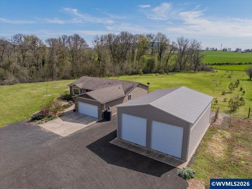 978 Meadows Ln Se, Jefferson, OR, 97352-9611 | Card Image