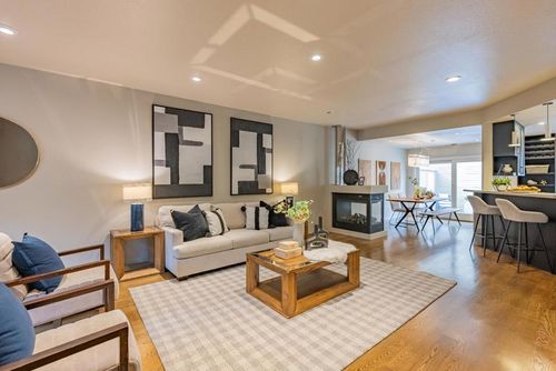 e-978 La Mesa Ter, Sunnyvale, CA, 94086 | Card Image