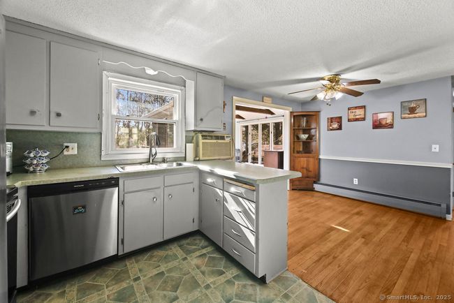 20 Sims Rd, House other with 3 bedrooms, 2 bathrooms and 4 parking in Bristol CT | Image 9
