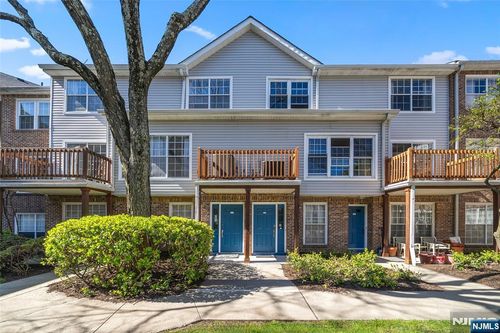 166 Lynette Dr, Fort Lee, NJ, 07024-2106 | Card Image