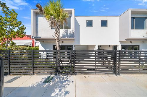 b-11 Ne 51st St, Miami, FL, 33137-2720 | Card Image