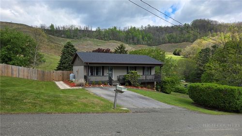 125 Benfield Dr, Jefferson, NC, 28640-9767 | Card Image