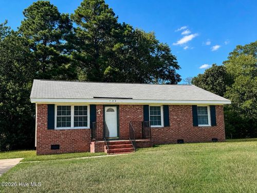 736 Lincoln Dr, Rocky Mount, NC, 27801-7422 | Card Image