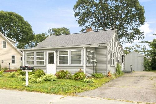 30 Bay St, Buzzards Bay, MA, 02532-5306 | Card Image
