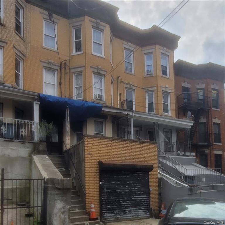 Ryer Ave, Bronx, NY 10457