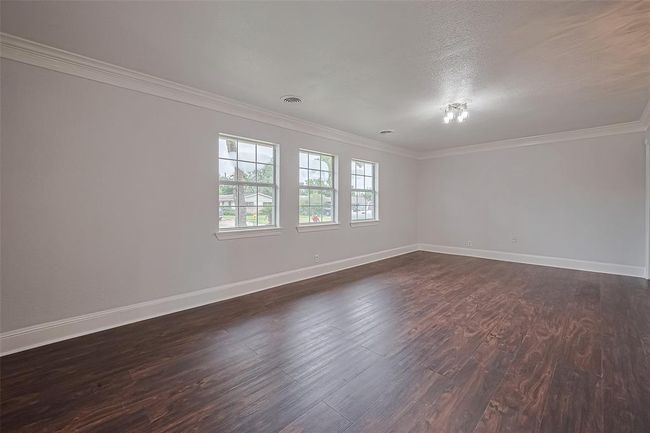 8045 Ridgeview Dr, House other with 3 bedrooms, 2 bathrooms and 1 parking in Houston TX | Image 4