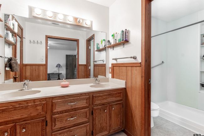 15502 County Road 1227, House other with 4 bedrooms, 2 bathrooms and null parking in Flint TX | Image 20