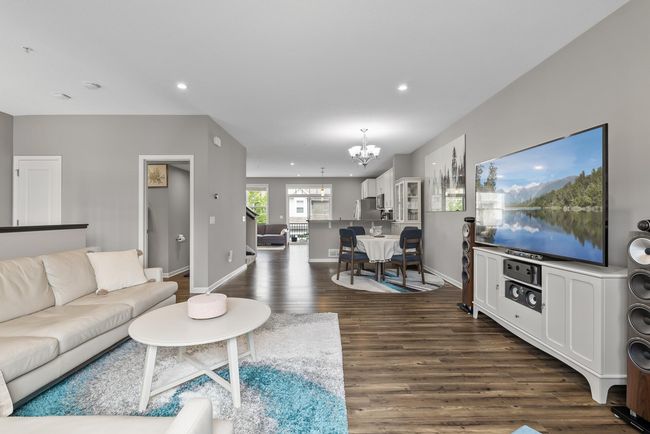 8113 Central Park Way N, Townhouse with 3 bedrooms, 4 bathrooms and null parking in Maple Grove MN | Image 8