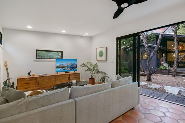 Spacious, with warm saltillo tile | Image 28